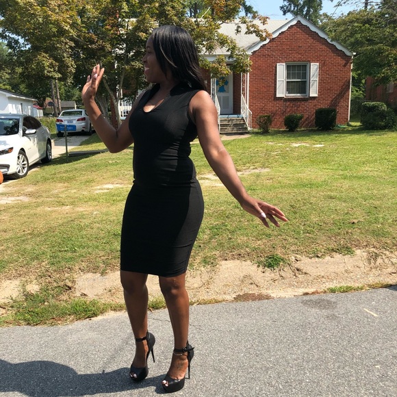 Meet your seller!!!! Hello poshettes πππ - Picture 5 of 8